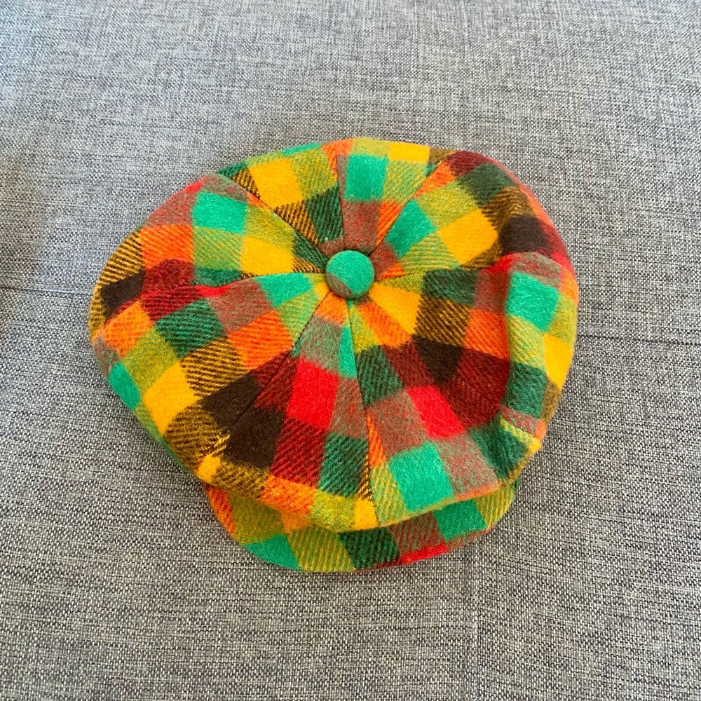 Vibrant vintage hat!